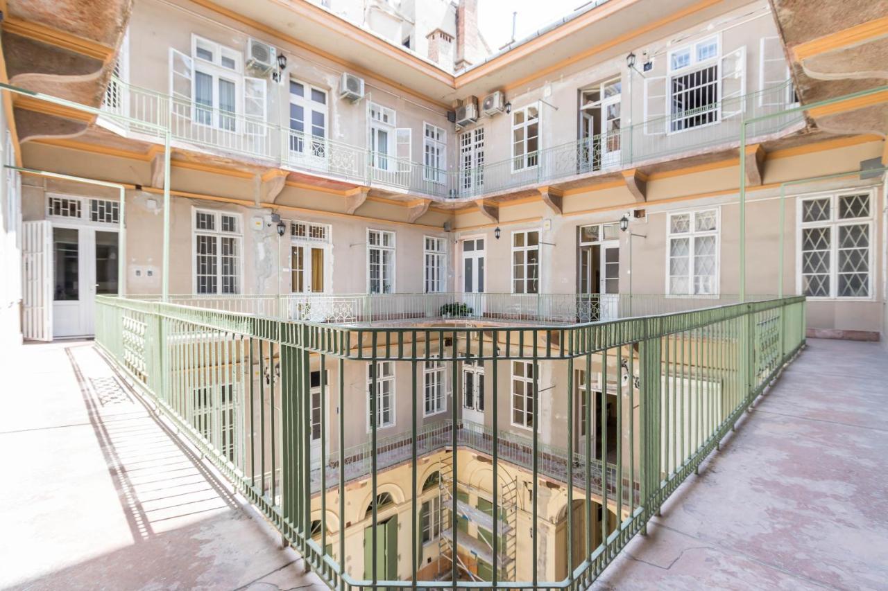 Adele'S Apartment Close To Danube And Fashion Street ブダペスト エクステリア 写真